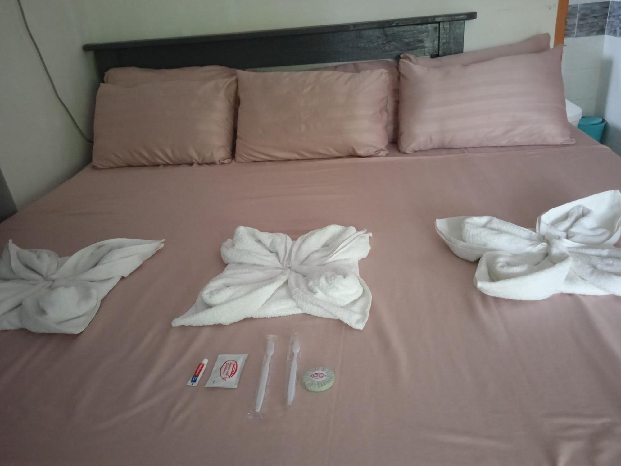 Sarah'S Garden Bnb & Spa Clarin  Extérieur photo