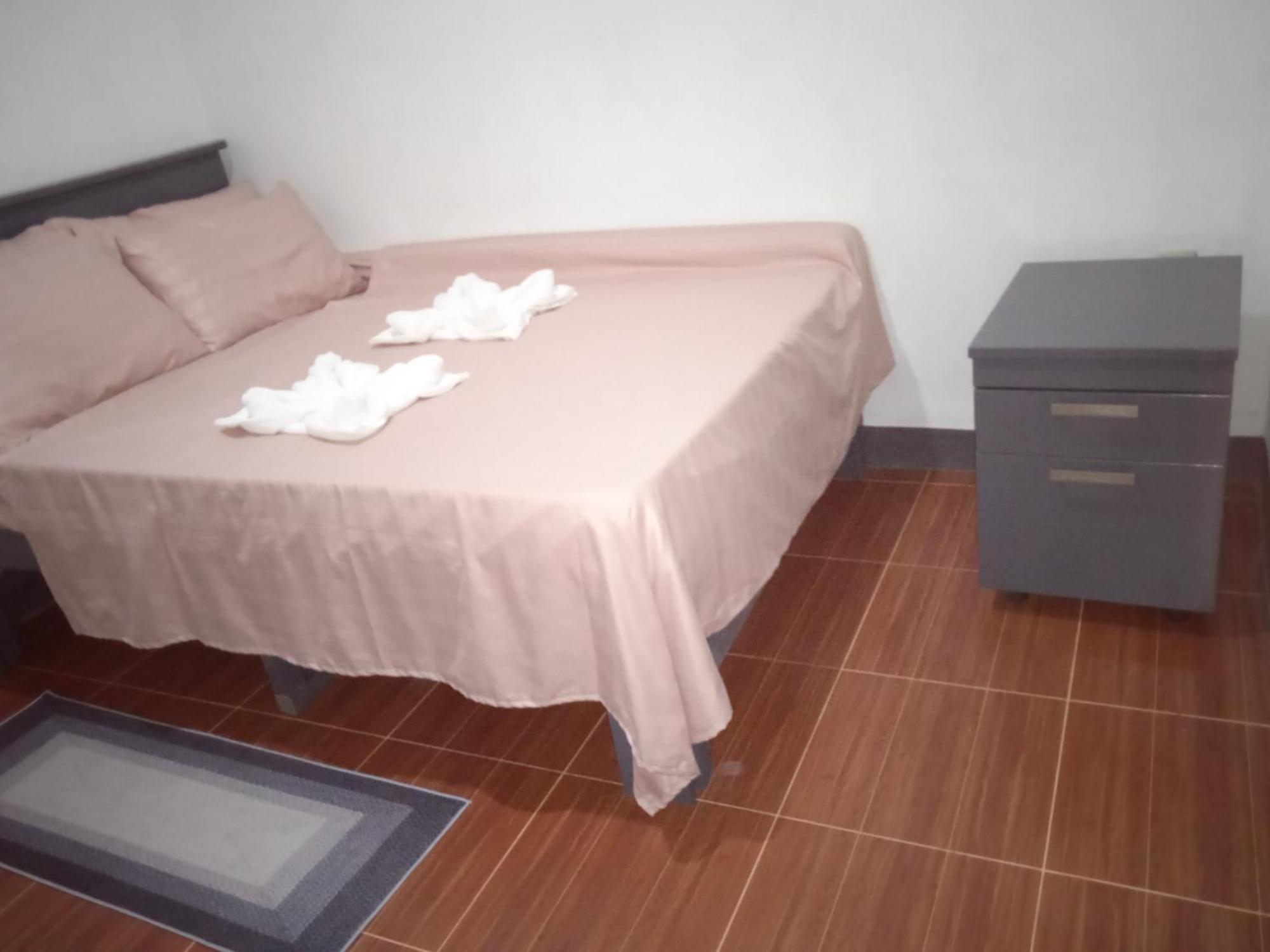 Sarah'S Garden Bnb & Spa Clarin  Extérieur photo